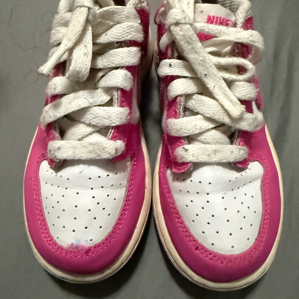 Nike Kids Sneakers in Pink and White